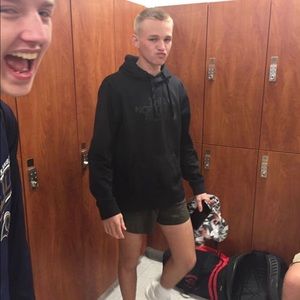 Meet your Posher, Logan